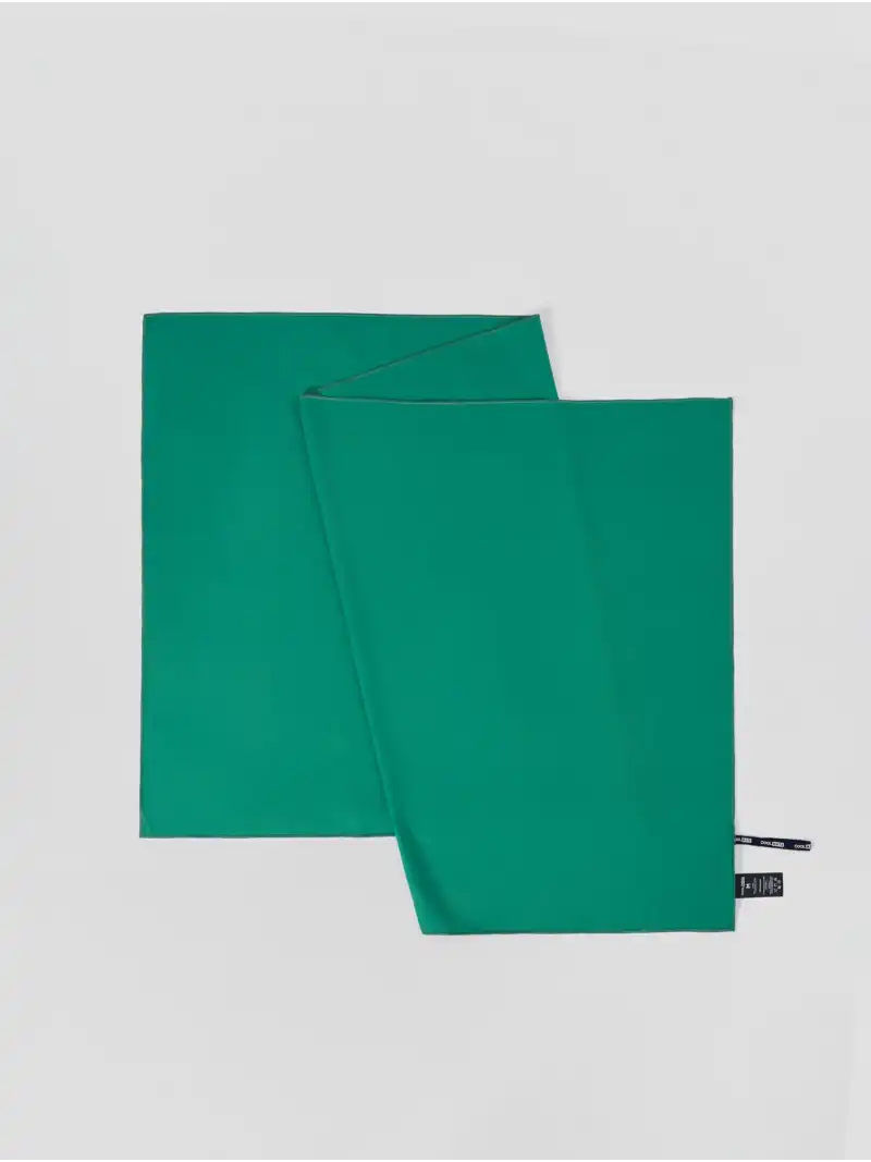 Khăn Thể Thao ActiveDry Lite Mềm Nhẹ Thấm Hút Nhanh Khô Thoáng