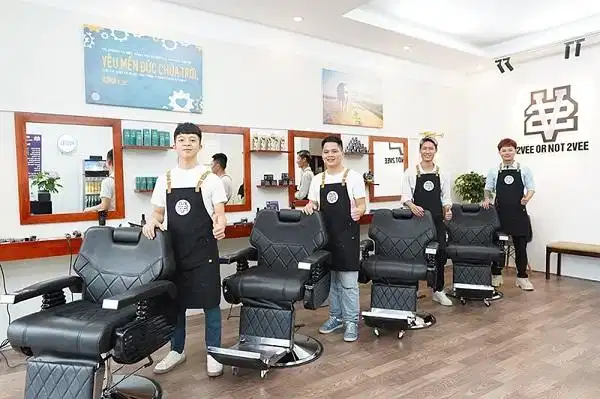 Dịch vụ tạo kiểu tóc nam trẻ trung tại 2VEE Hair Salon Dịch vụ tạo kiểu tóc nam trẻ trung tại 2VEE Hair Salon