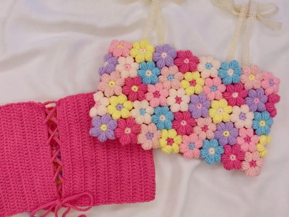 Kiểm tra độ hoàn thiện của áo bra len handmade Kiểm tra độ hoàn thiện của áo bra len handmade