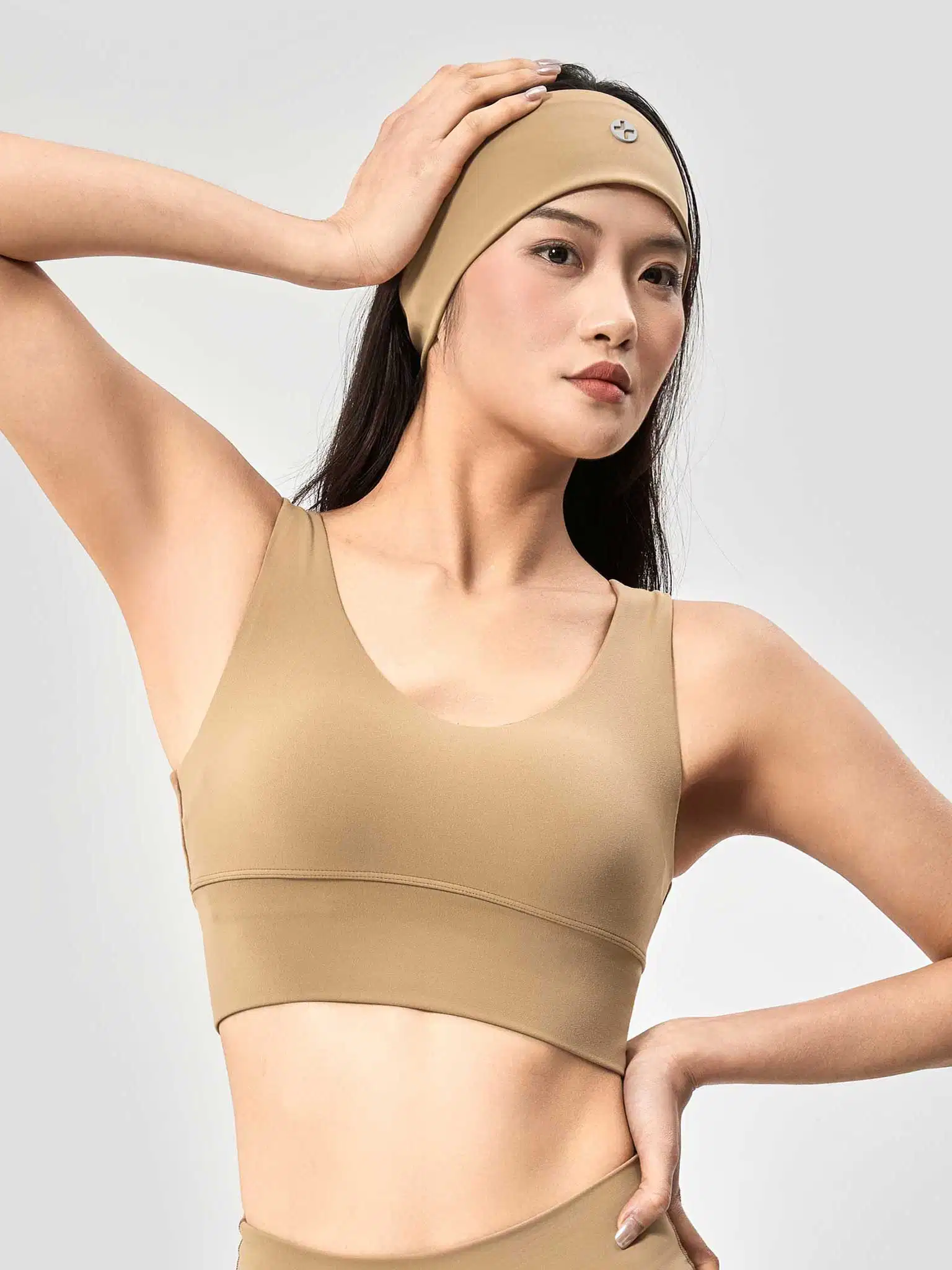 Áo Bra V-Neck CoolSoft Light Support Áo bra v-neck hỗ trợ chuyển động nhẹ nhàng