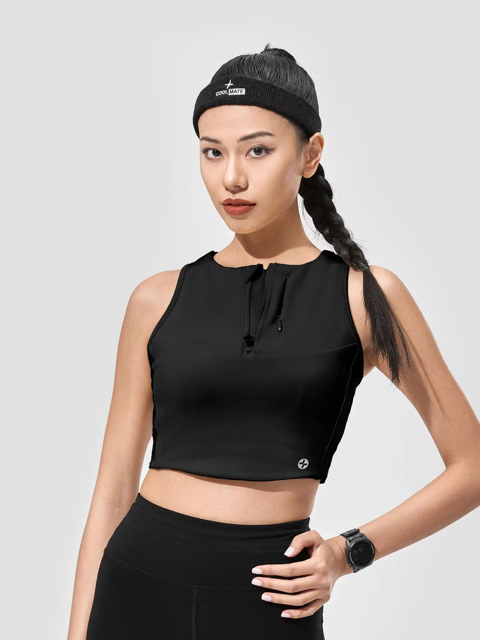 Áo crop top tank nữ phối cùng quần tây ống rộng