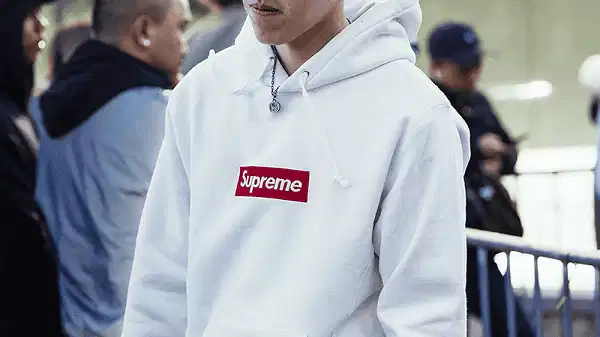 Áo hoodie Supreme cũng không kém cạnh khi nằm trong Top Best Seller Áo hoodie Supreme cũng không kém cạnh khi nằm trong Top Best Seller
