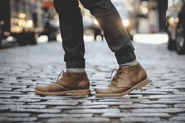 Áo polo nam phối giày Desert boots / Chukka boots Phong cách phóng khoáng với Chukka boots và áo polo