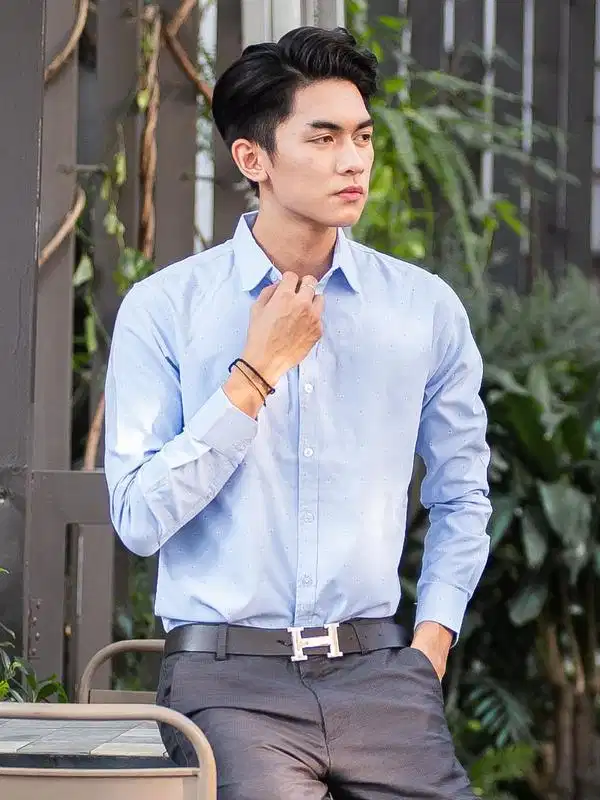 Áo sơ mi nam tay dài cổ đức màu xanh nhạt Áo sơ mi nam tay dài màu xanh dương nhạt cổ đức truyền thống