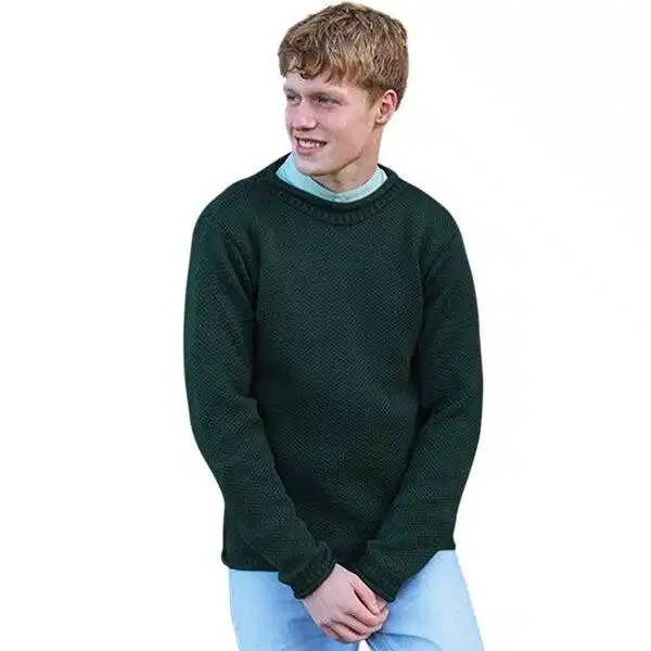 Áo sweater màu trơn đơn giản nhưng tạo nên một tổng thể cực sành điệu và bắt mắt Áo sweater màu trơn đơn giản nhưng tạo nên một tổng thể cực sành điệu và bắt mắt