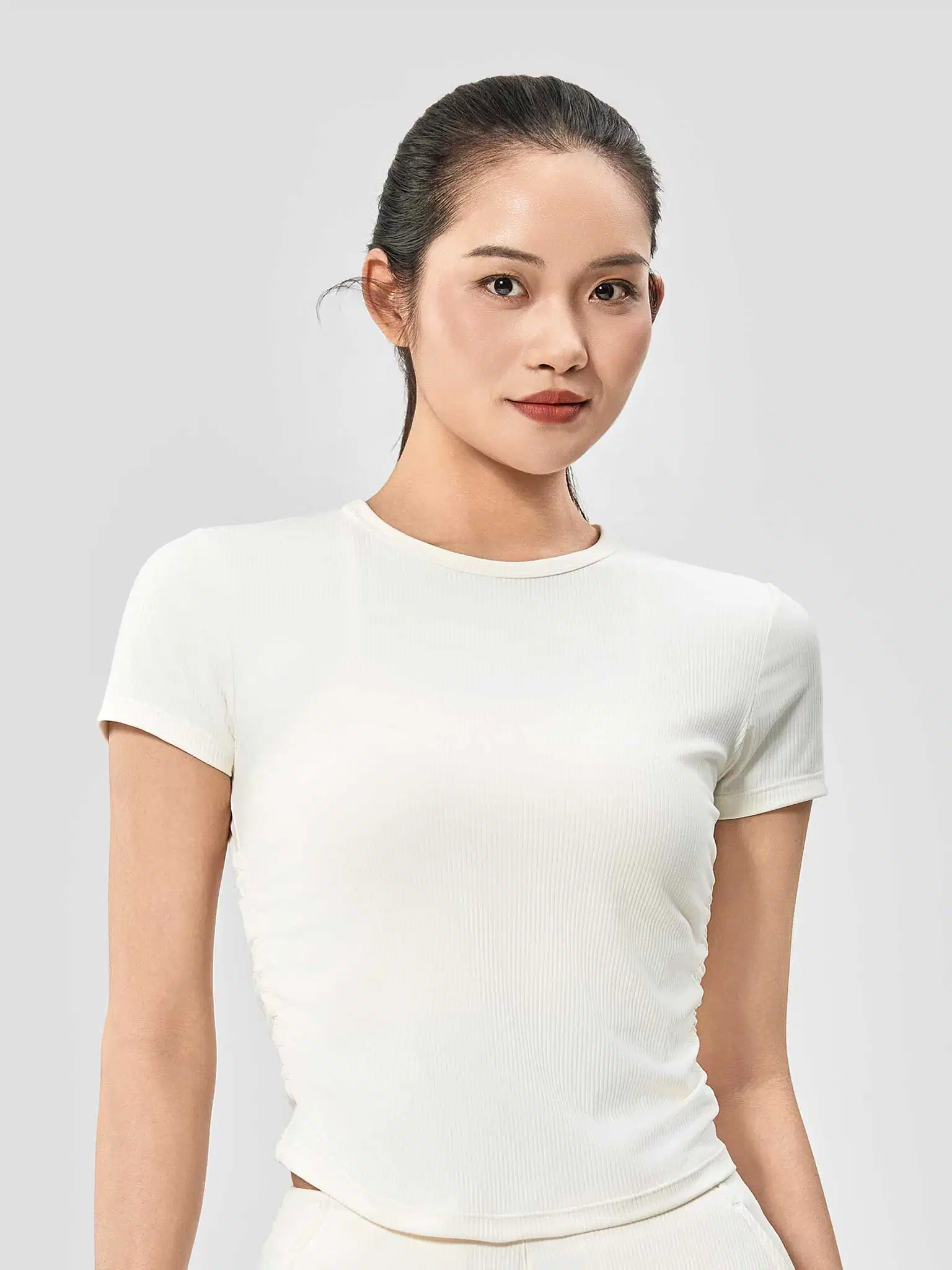 Áo thun gân ôm sát Áo thun gân ôm sát hỗ trợ tập luyện