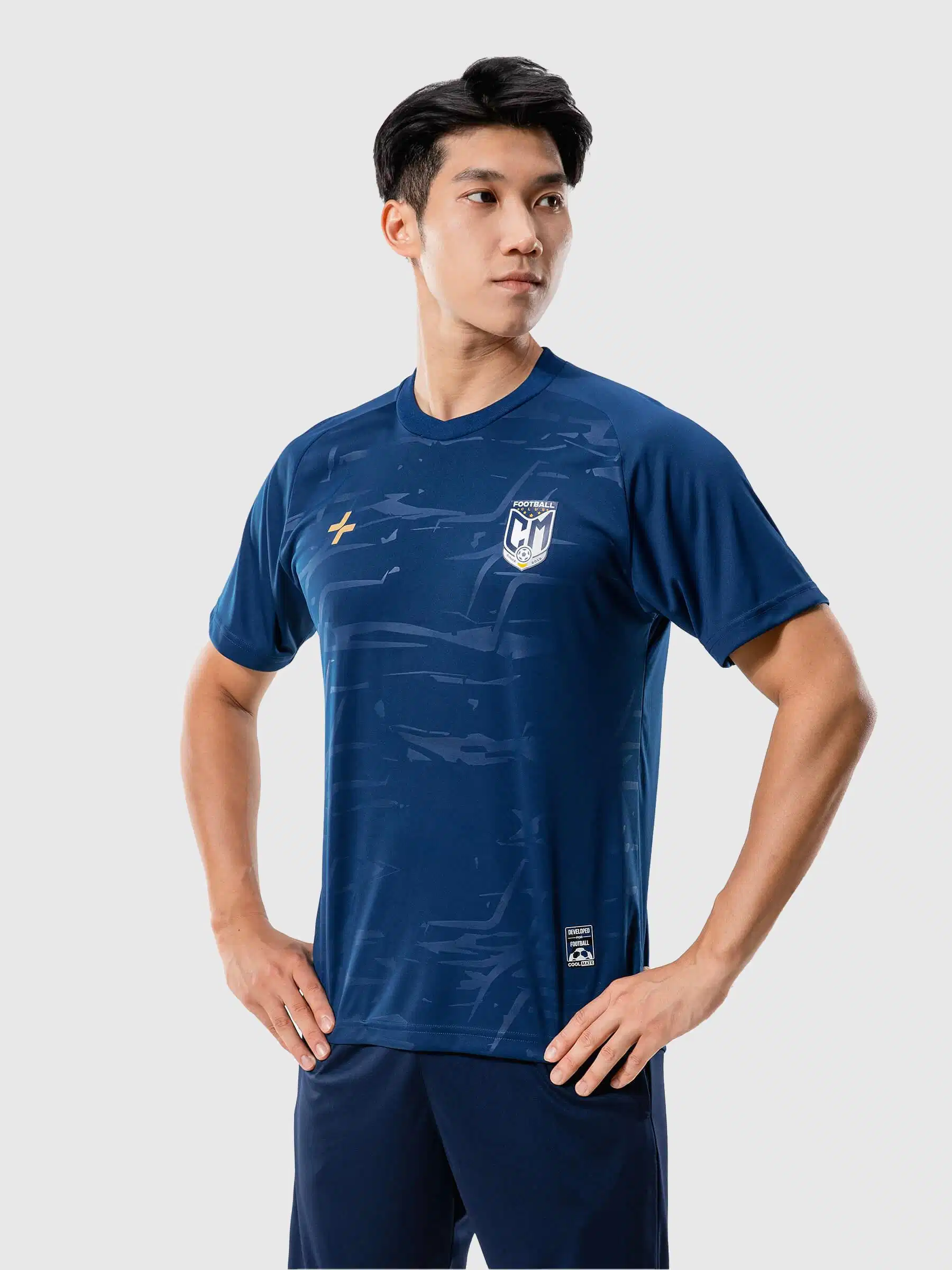Áo thun cổ tròn phong cách thể thao