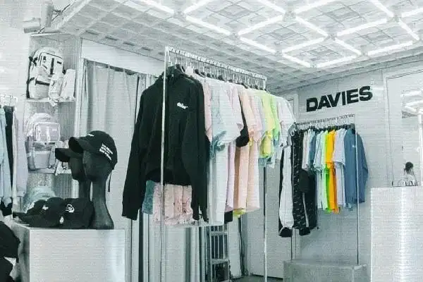 Áo thun phong cách streetstyle tại Davies Streeter Áo thun phong cách streetstyle tại Davies Streeter