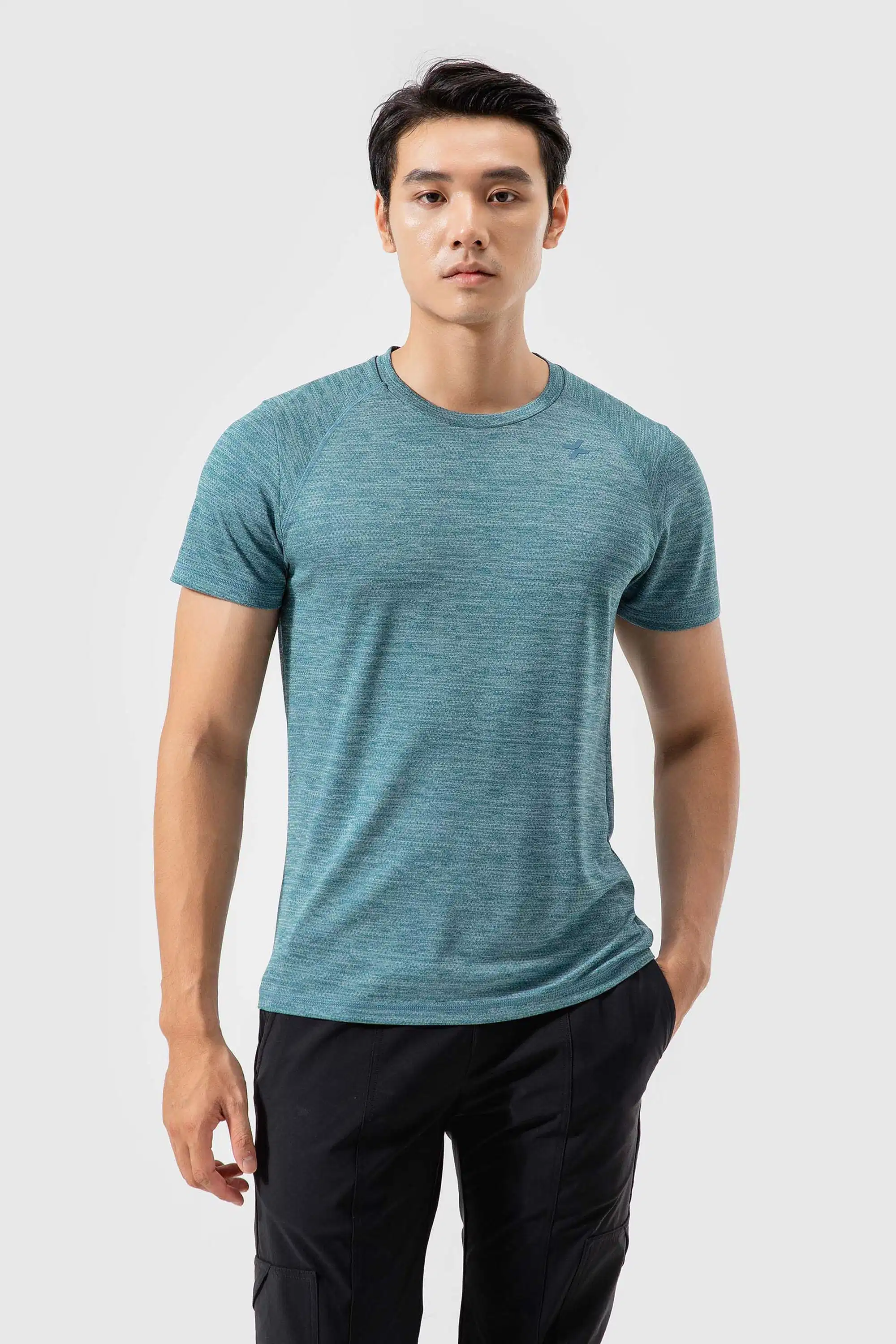 Áo thun thể thao cổ tròn