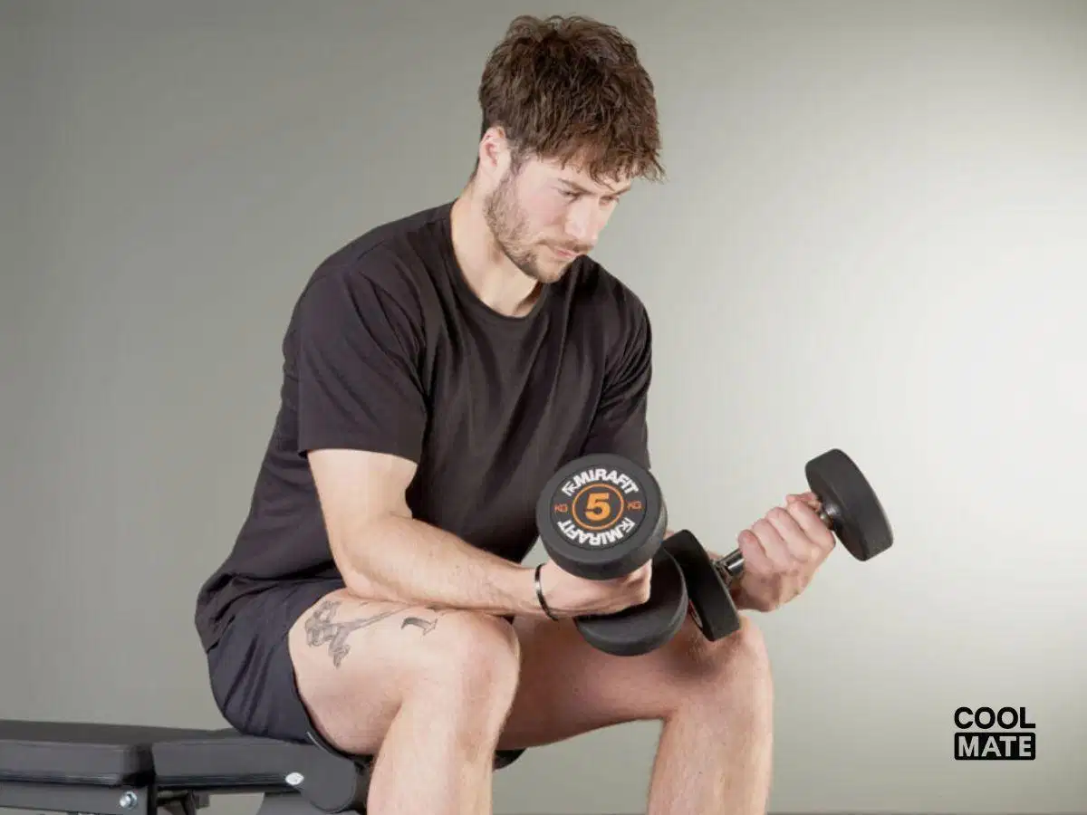 Bài tập xoay cổ tay (Wrist Curls) Bài tập cuộn cổ tay với tạ đơn