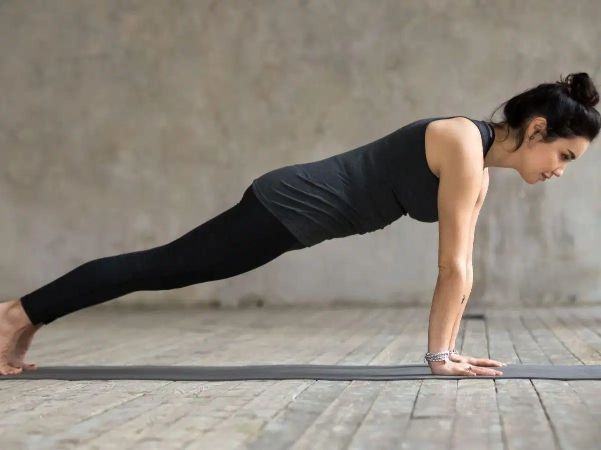 Bài tập yoga tư thế tấm ván