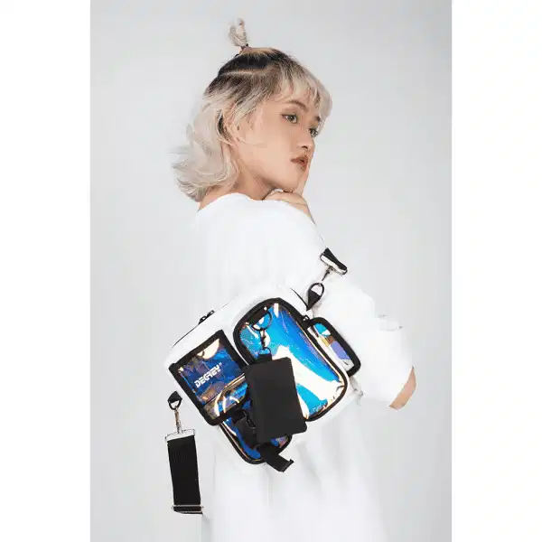 Mini Shoulder Bag Holo với bề mặt phản quang sắc màu