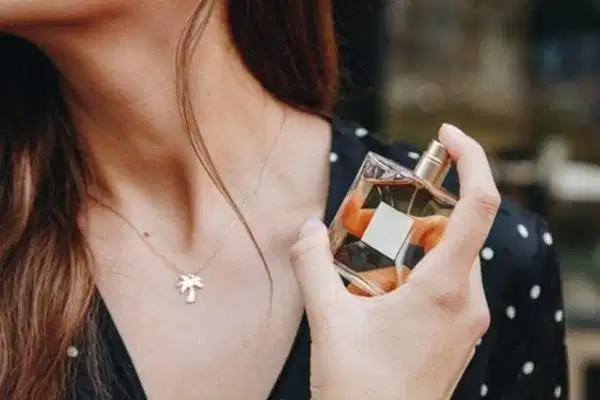 Bản dupe nước hoa có mức giá tiếp cận dễ dàng hơn