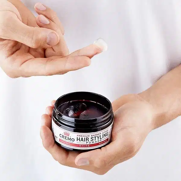 Gội sạch gel vuốt tóc vào cuối ngày để bảo vệ sức khỏe nang tóc và da đầu Gội sạch gel vuốt tóc vào cuối ngày để bảo vệ sức khỏe nang tóc và da đầu