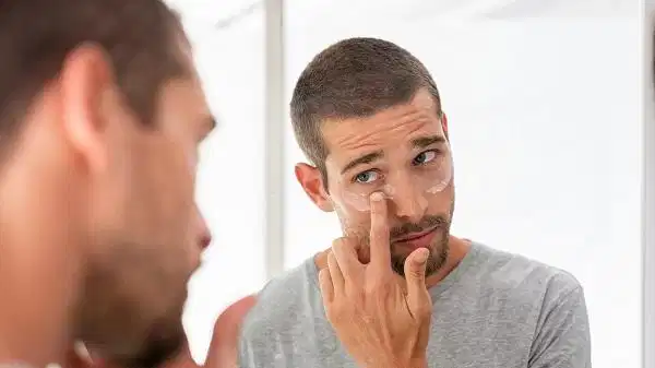 Chăm sóc vùng mắt toàn diện qua lối sống lành mạnh