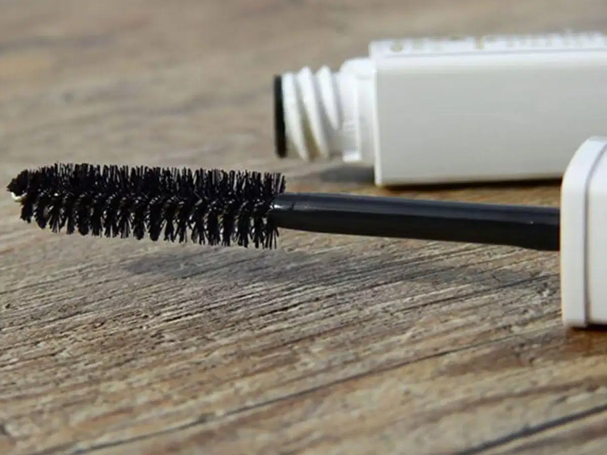 Mascara đặc dần khi đã gần hết sản phẩm