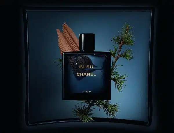 Bleu De Chanel Eau de Parfum dáng chai vuông vức