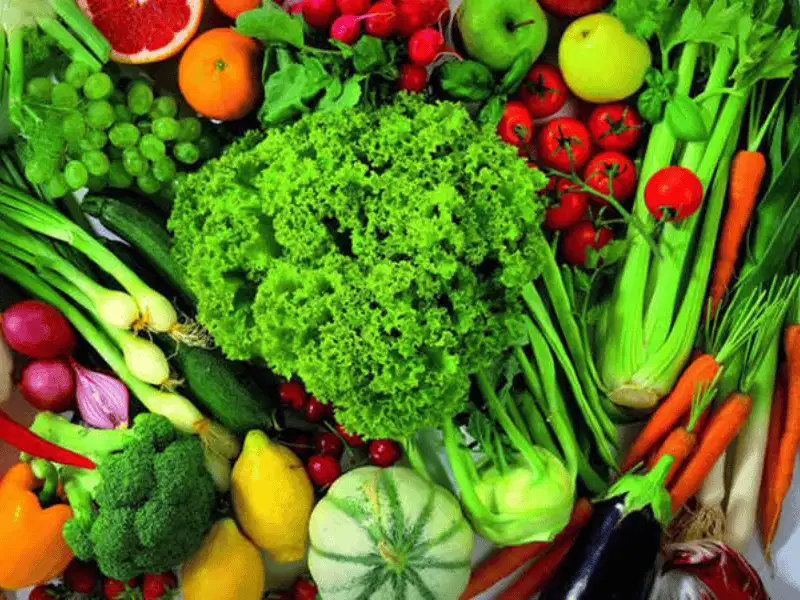 Rau xanh và trái cây cho chế độ ăn lành mạnh Rau xanh và hoa quả giàu vi chất và chất xơ tạo cảm giác no lâu