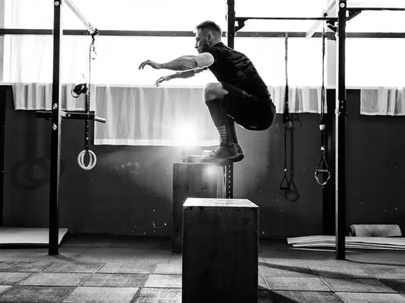 Box Jump Burpee Tập luyện sức mạnh plyometrics với Box Jump Burpee