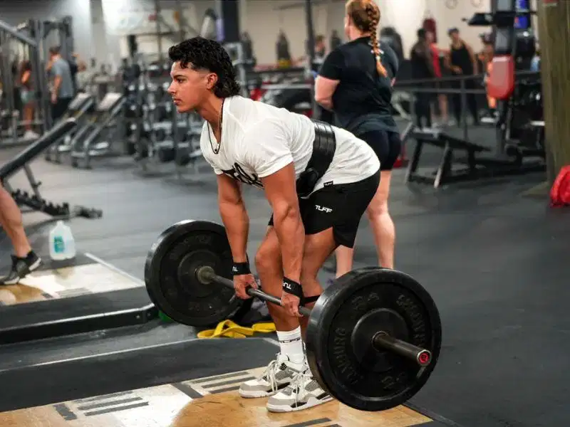 Bước hạ tạ trong deadlift