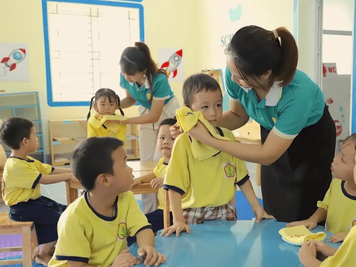 Bảng màu nhẹ nhàng thân thiện dành cho đồng phục giáo viên mầm non Bảng màu nhẹ nhàng thân thiện dành cho đồng phục giáo viên mầm non