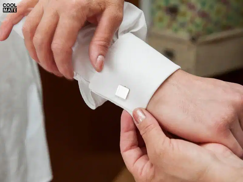 Phối khuy măng sét tiệc tối Khuy măng sét ánh kim nổi bật dành cho tiệc tối và sự kiện cao cấp