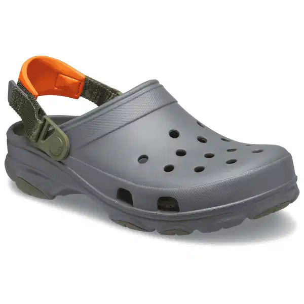 Trải nghiệm mang dép Crocs thật trên chân