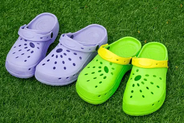 Bảng màu sắc đa dạng của dép Crocs chính hãng