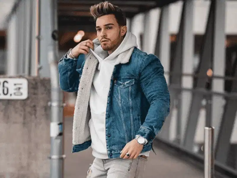 Áo khoác denim mặc ngoài hoodie