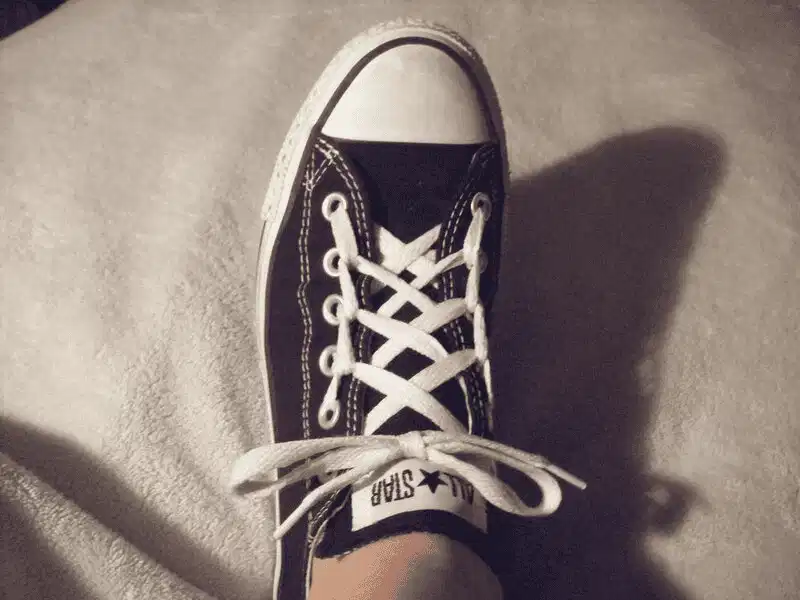 Thắt dây Converse giấu mối mạng nhện Hướng dẫn cách thắt dây giày Converse giấu dây mạng nhện