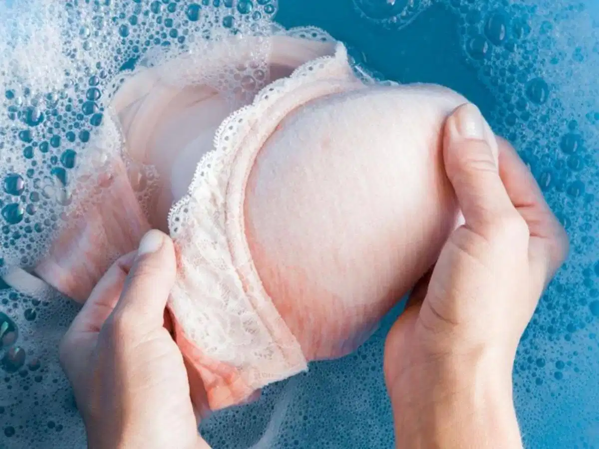 Cách vệ sinh và bảo quản áo bra cánh tiên Vệ sinh và bảo quản áo bra cánh tiên