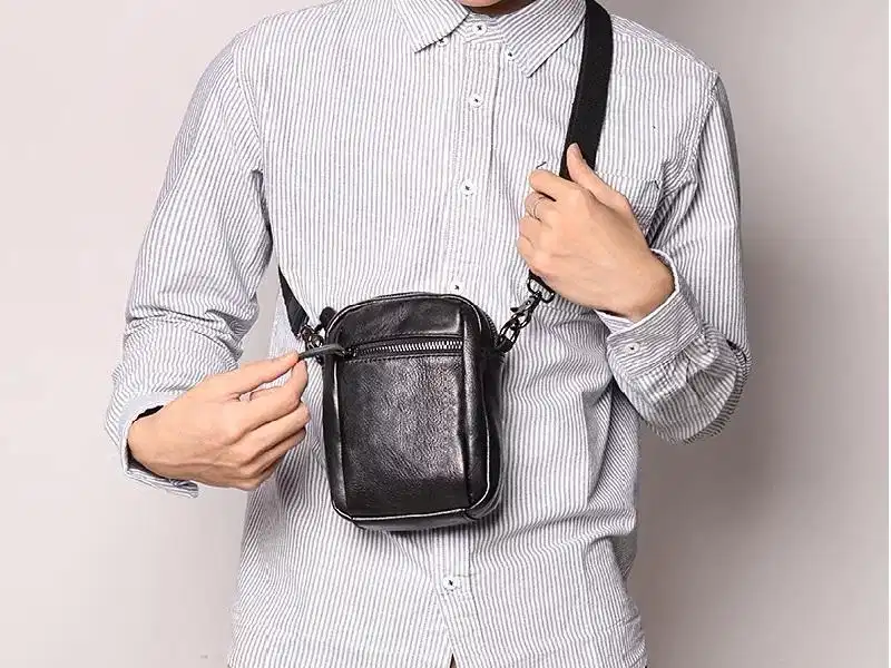 Bảo dưỡng đồ da đúng cách bằng kem dưỡng chuyên dụng và tránh nhiệt độ cao