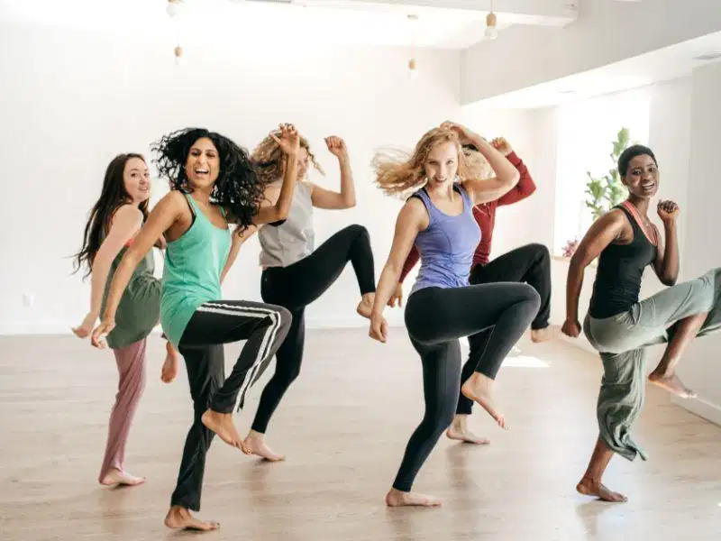 Cardio đốt calo và rèn luyện tim mạch Chạy bộ trên máy là bài tập cardio đốt mỡ toàn thân hiệu quả