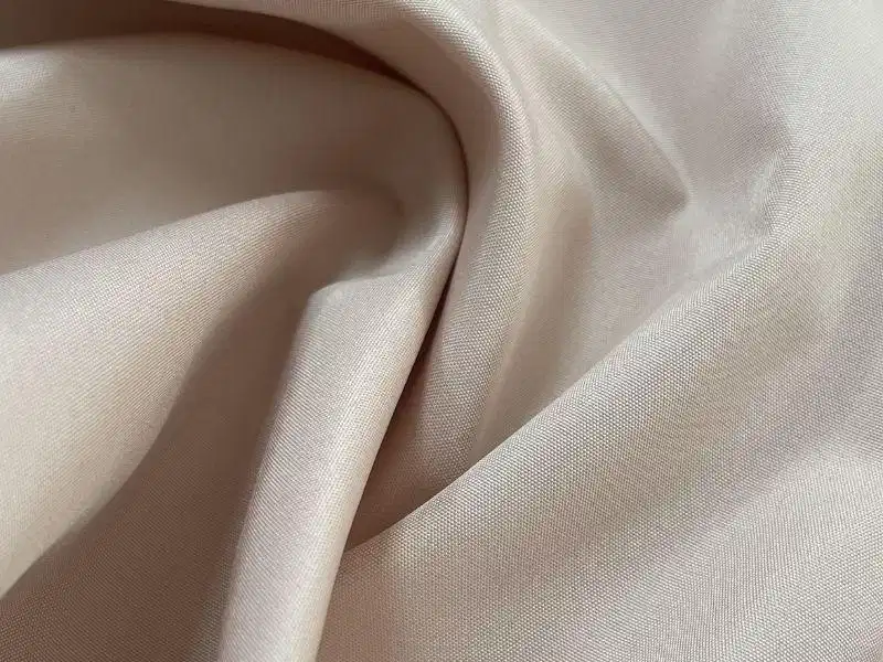 Chất liệu vải gió nhẹ và cản gió