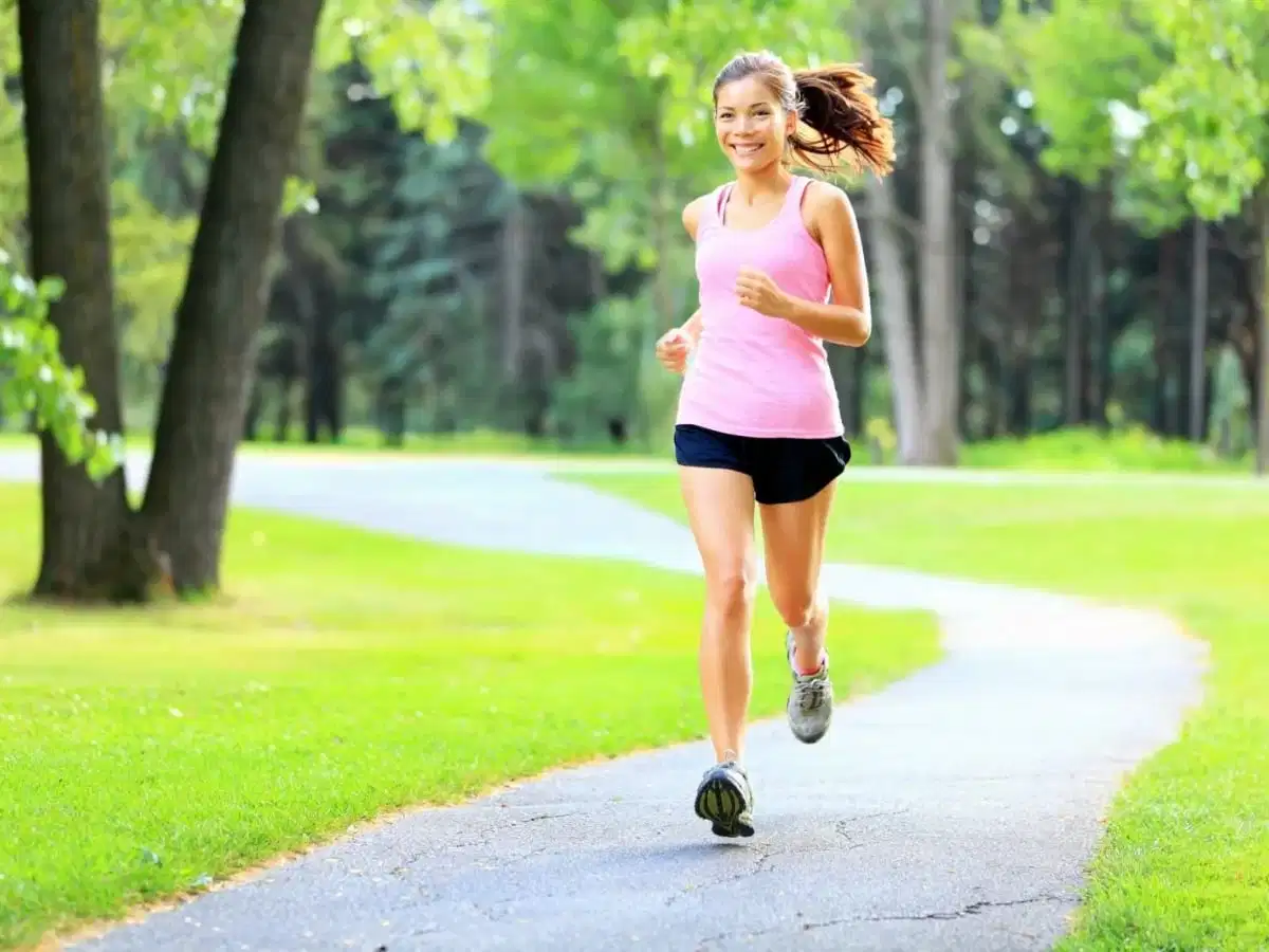 Chạy bộ giải phóng endorphin giúp giải tỏa áp lực tinh thần