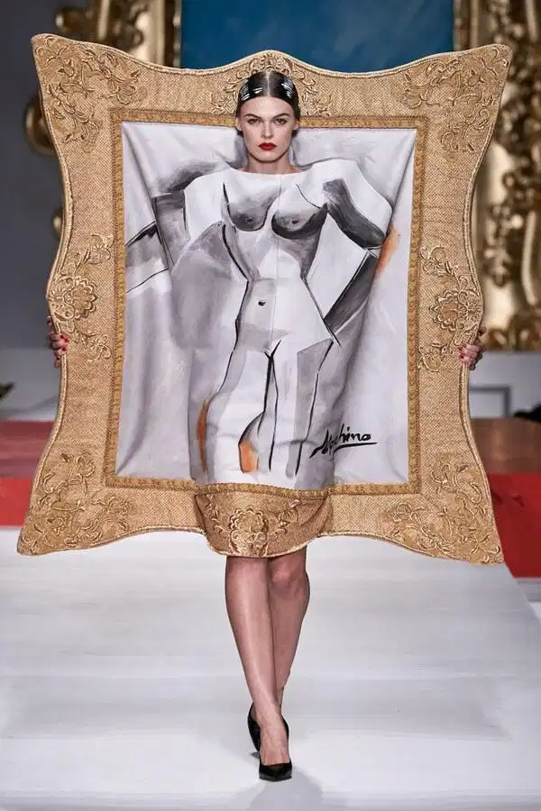 Chiếc váy bức tranh của Moschino Chiếc váy bức tranh của Moschino