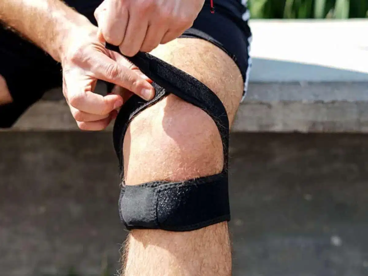 Chọn đúng kích cỡ bó gối chạy bộ là yếu tố quan trọng Chọn đúng kích cỡ bó gối chạy bộ là yếu tố quan trọng
