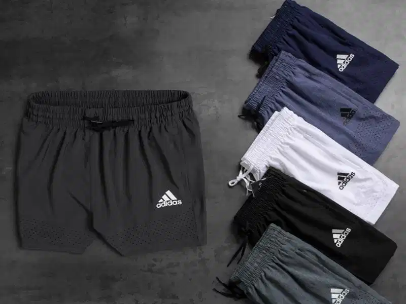 Phối màu sắc trang phục với quần short nam
