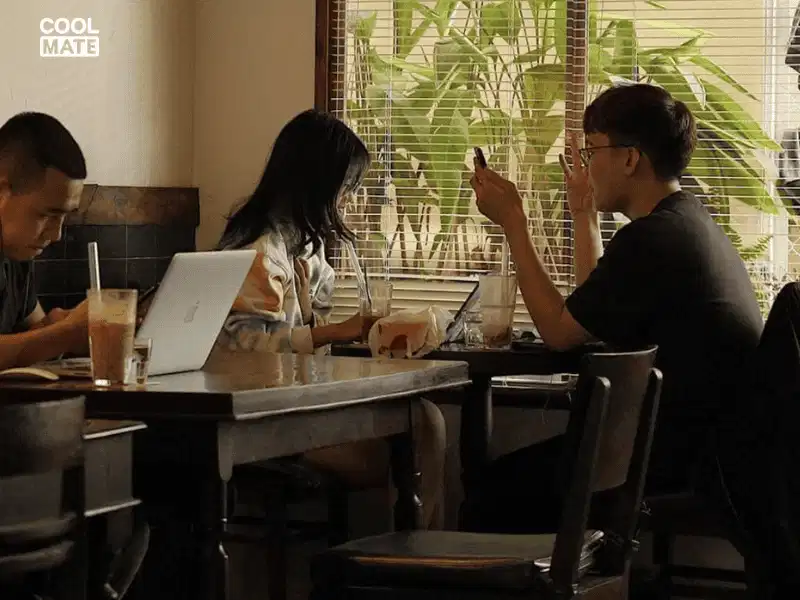 Trang phục màu sắc nhã nhặn tạo cảm giác nhẹ nhàng, ấm áp Trang phục màu sắc nhã nhặn tạo cảm giác nhẹ nhàng, ấm áp