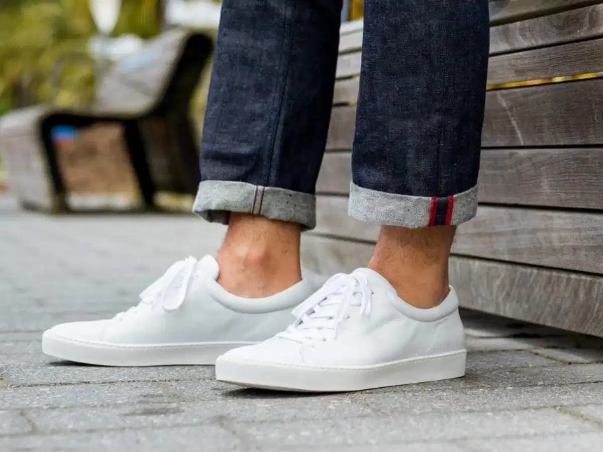 Chú ý chọn giày sneaker công sở dựa trên môi trường làm việc Chọn giày sneaker công sở theo môi trường làm việc