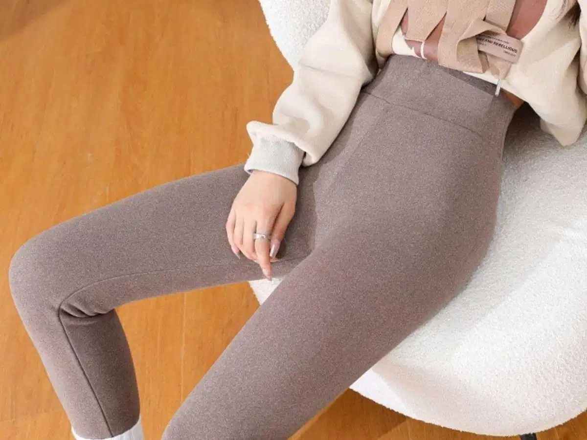 Chú ý đường may và chi tiết trên quần legging Chú ý đường may và chi tiết trên quần legging