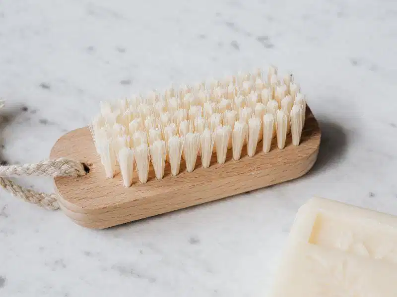 Cọ dép bằng bàn chải mềm Cọ dép bằng bàn chải mềm