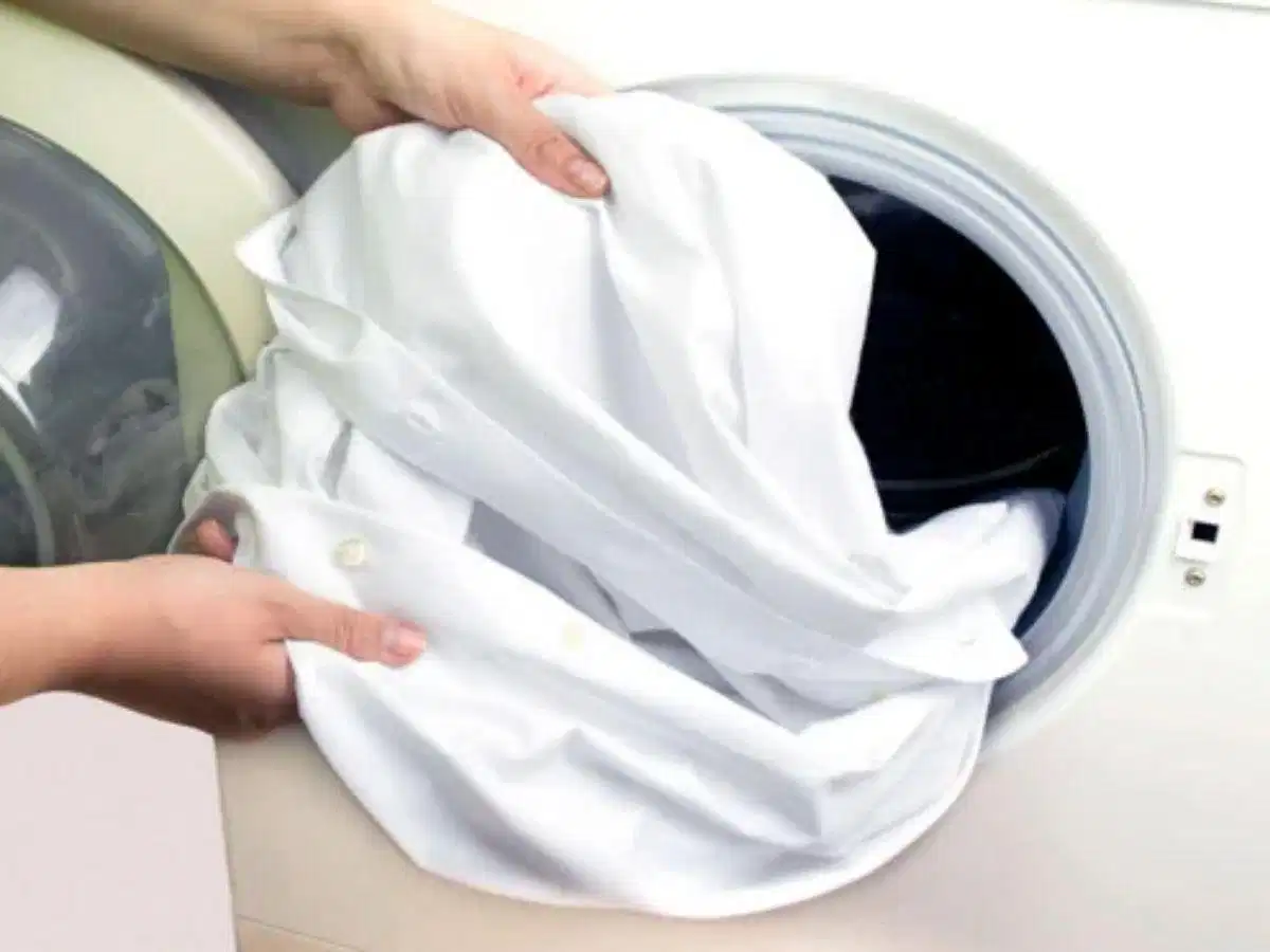 Khi nào nên giặt khô áo sơ mi trắng nam