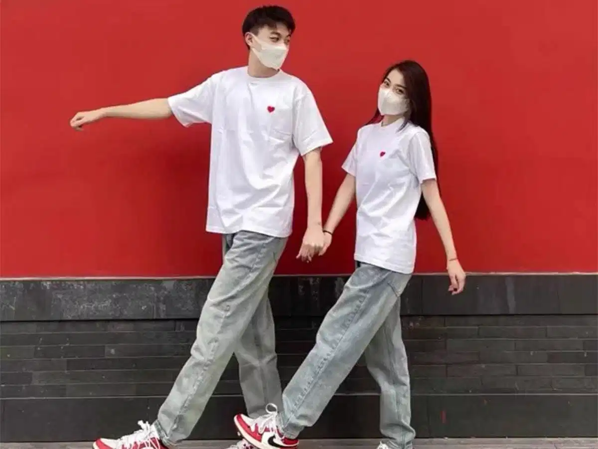 Chi tiết phụ kiện tạo điểm nhấn gắn kết cho đồ đôi