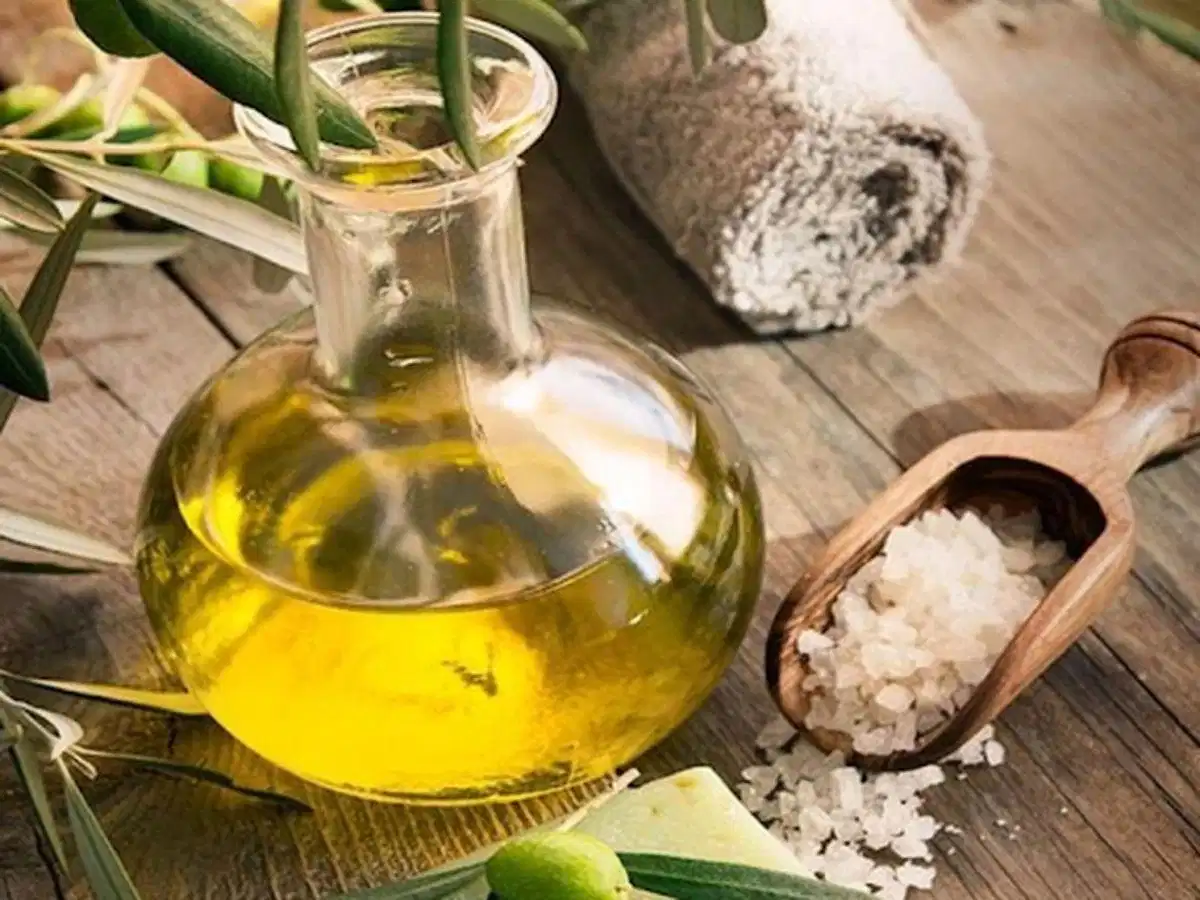 Cám gạo và dầu ô liu dùng cho vùng da cơ thể khô ráp Cám gạo và dầu ô liu dùng cho vùng da cơ thể khô ráp