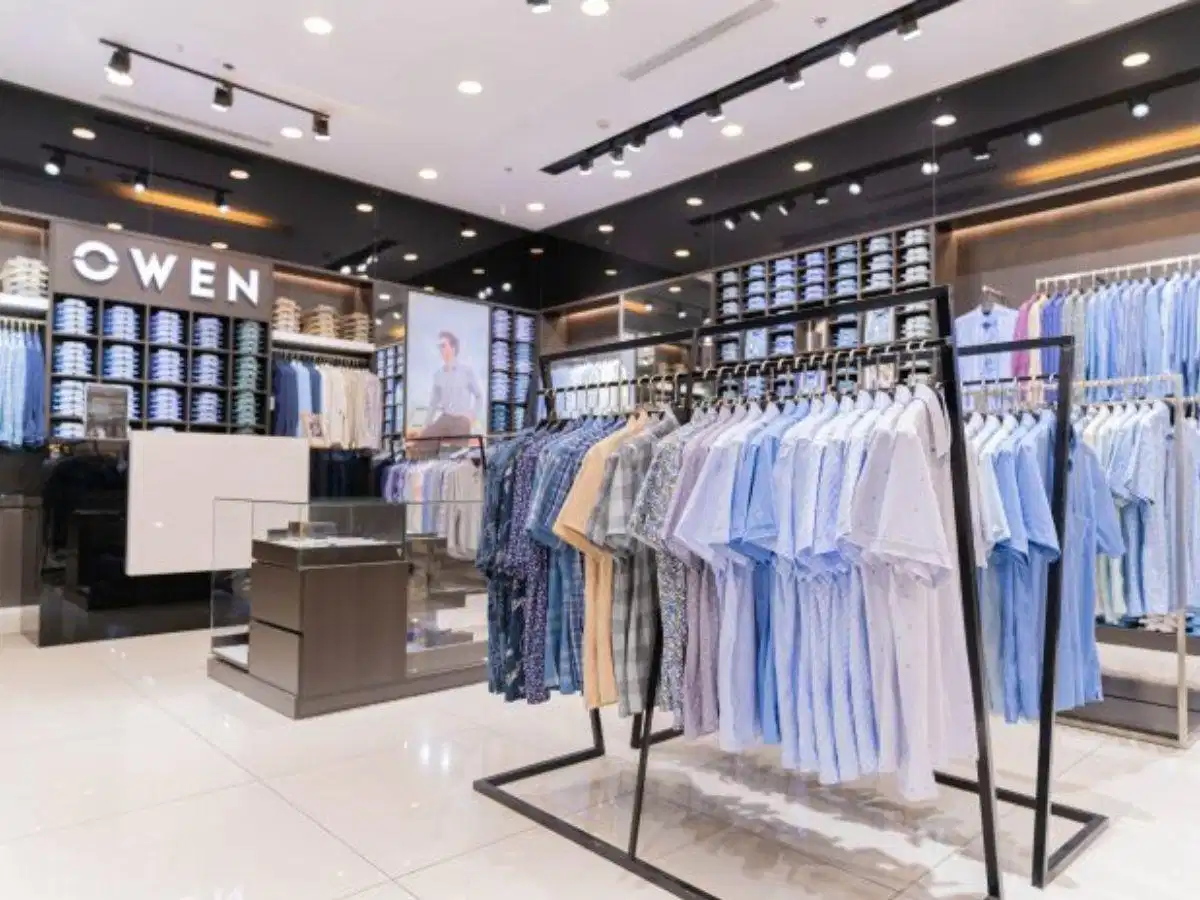 Cửa hàng thời trang Owen Mặt tiền hiện đại và khu vực trưng bày sơ mi công sở Owen