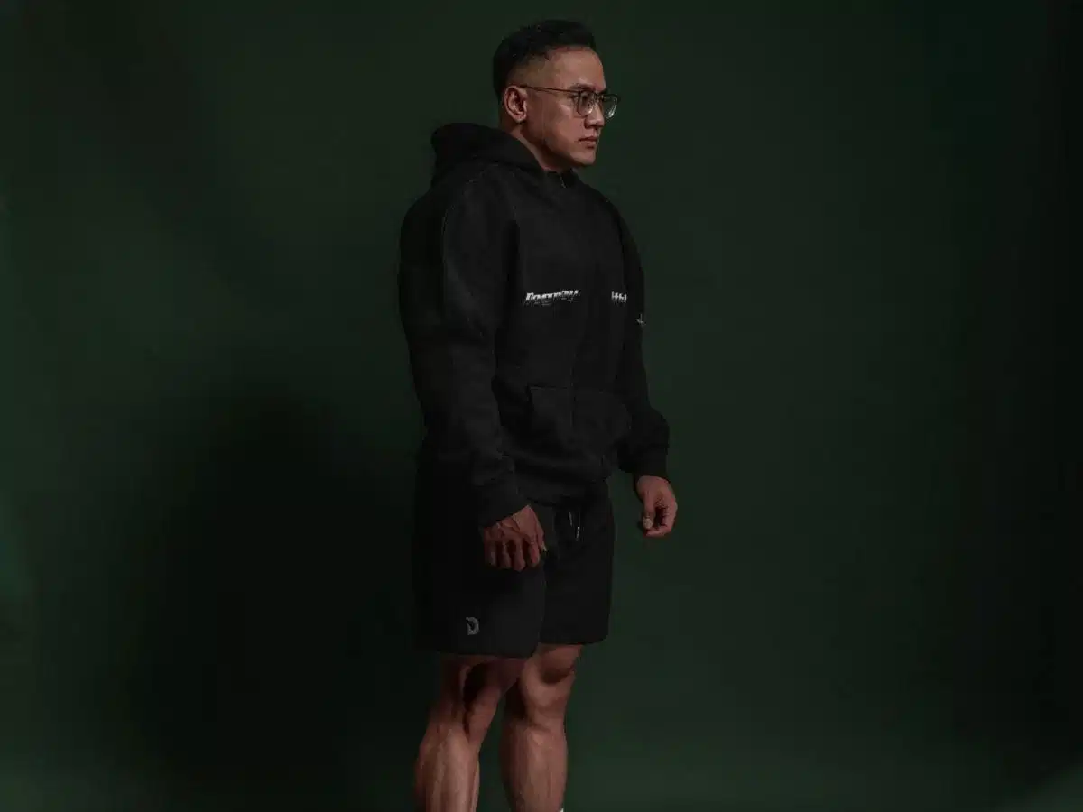 Degrey mang đến những chiếc hoodie zip với form oversize phóng khoáng Degrey mang đến những chiếc hoodie zip với form oversize phóng khoáng