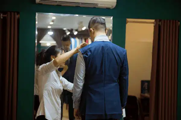 Không gian và cơ sở vật chất của xưởng may sơ mi nam chuyên nghiệp