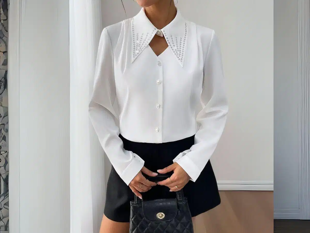 Diện sơ mi đính đá sẽ giúp chị em tỏa sáng Áo sơ mi trắng có chi tiết đính đá