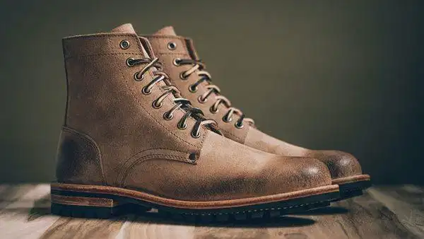 Đối với chàng trai cao gầy, Trench Boot là lựa chọn hoàn hảo Đối với chàng trai cao gầy, Trench Boot là lựa chọn hoàn hảo